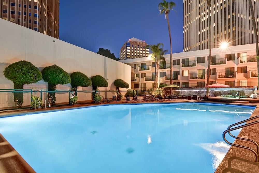 Hilton Garden Inn Phoenix Midtown מראה חיצוני תמונה